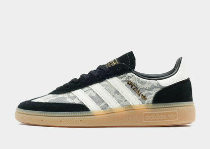 HANDBALL SPEZIAL - Black Cream White Lace