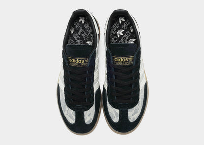 HANDBALL SPEZIAL - Black Cream White Lace